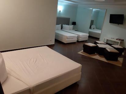 Hotel Raya Tichy Екстериор снимка