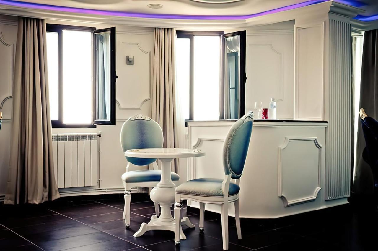 Hotel Raya Tichy Екстериор снимка