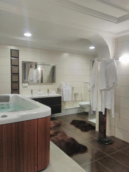 Hotel Raya Tichy Екстериор снимка